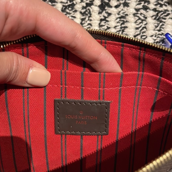 LOUIS VUITTON
Damier Ebene Neverfull MM GM Pochette - Picture 5 of 6